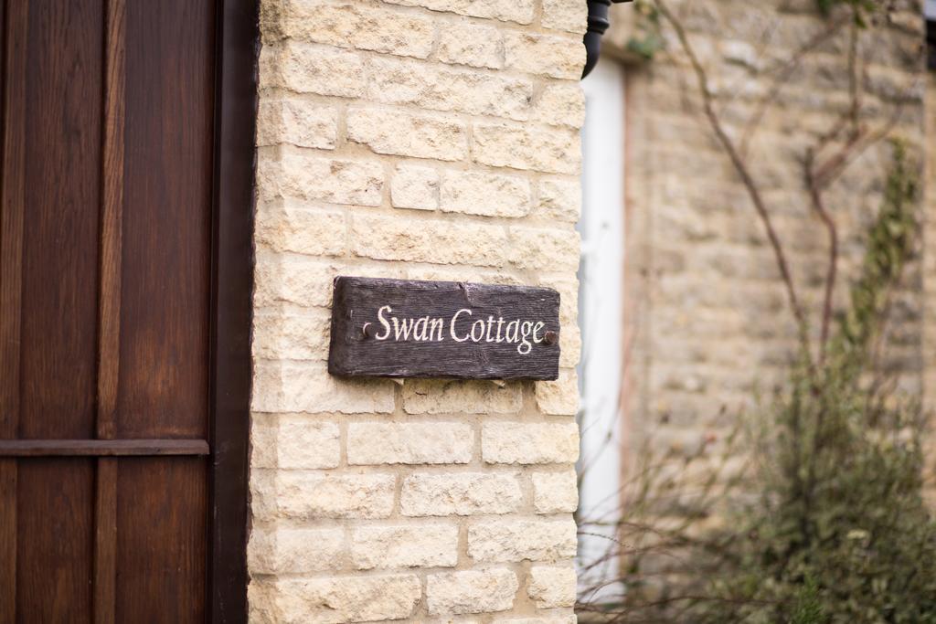Old Swan Hotel Witney Exterior photo