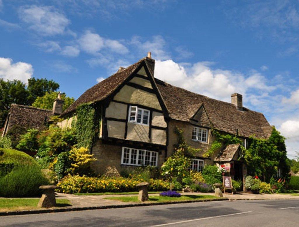Old Swan Hotel Witney Exterior photo