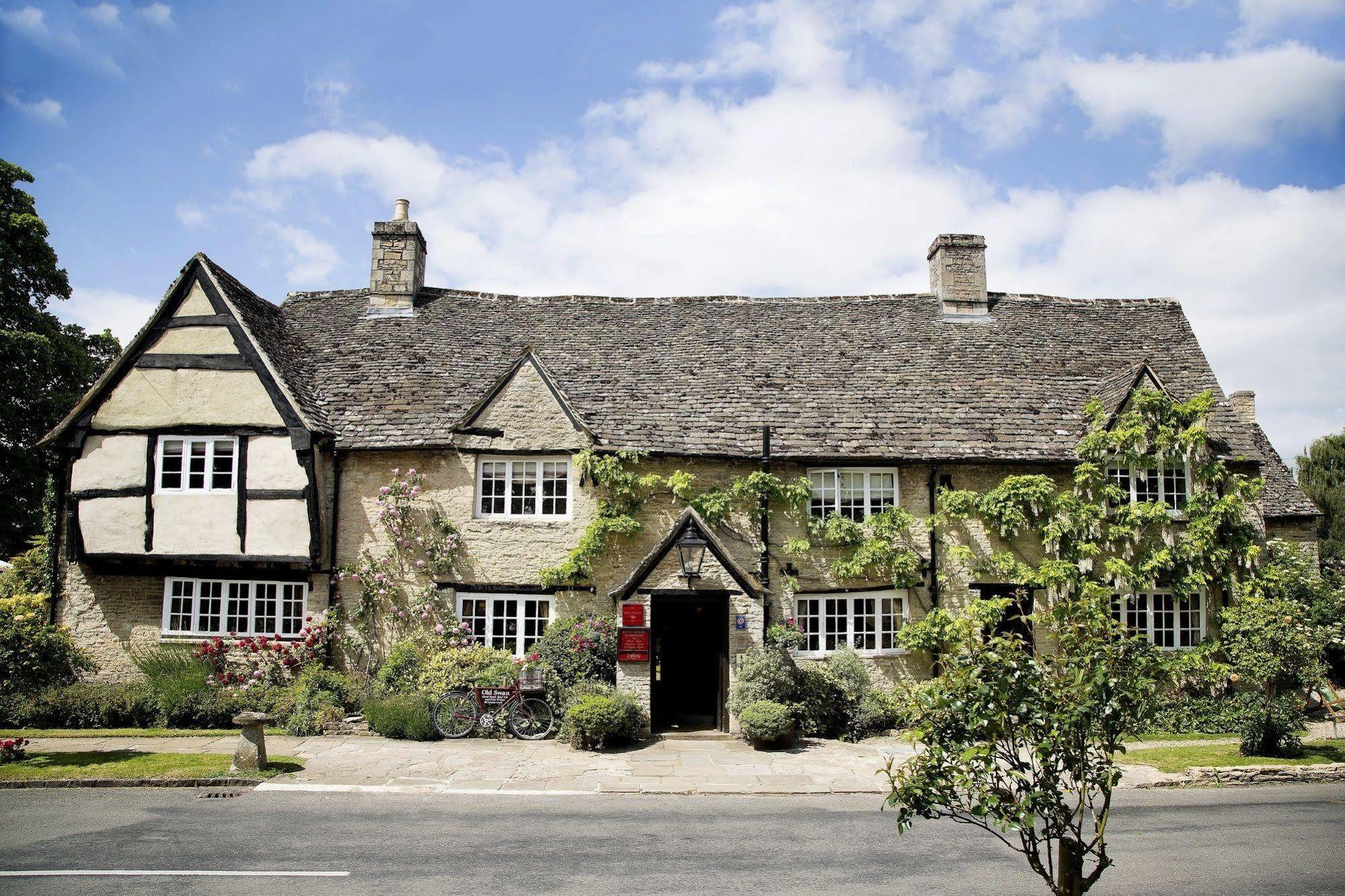 Old Swan Hotel Witney Exterior photo